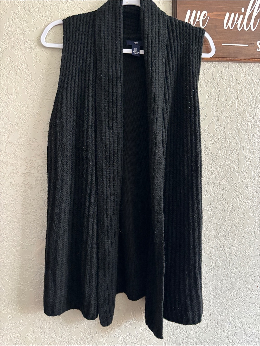 GAP Black Ribbed Open-Front Sweater Vest